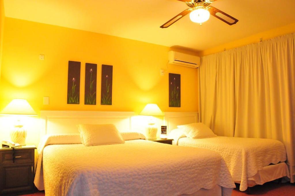 Hotel Urbano Carmelo Phòng bức ảnh
